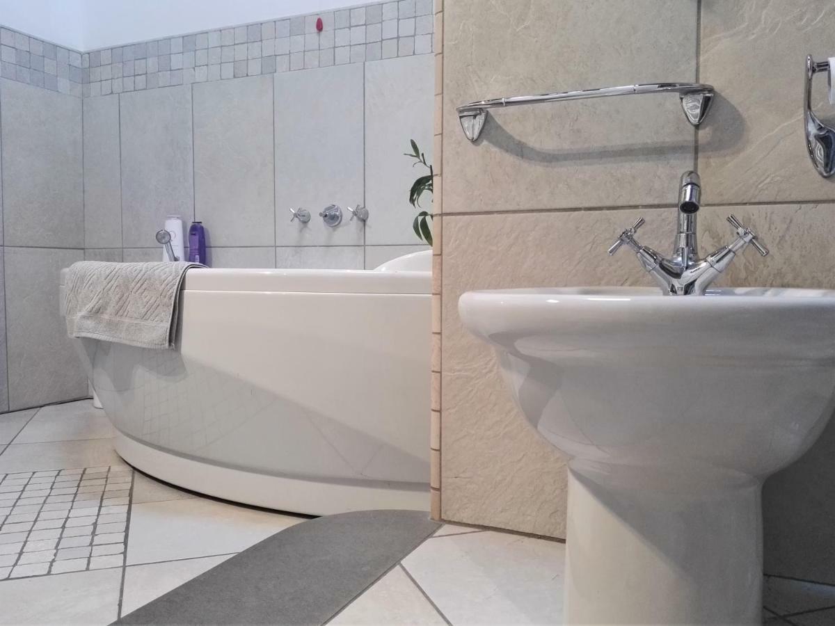 Casa Giulia Apartment Прато Екстериор снимка