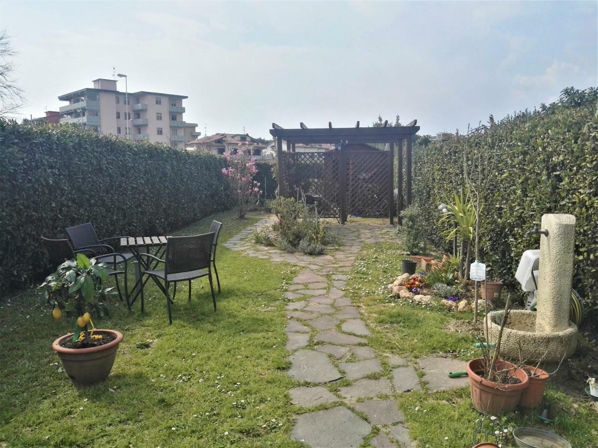 Casa Giulia Apartment Прато Екстериор снимка